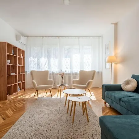 Apartamento Calm And Relaxing 2bdrm Apаrtment In City Centre *