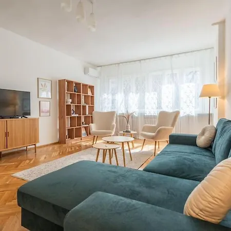 Apartamento Calm And Relaxing 2bdrm Apаrtment In City Centre Sófia