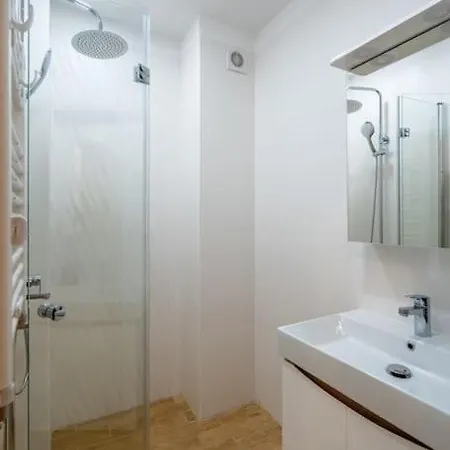Calm And Relaxing 2bdrm Apаrtment In City Centre Apartamento Sófia