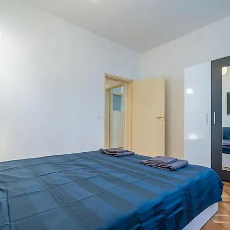 Calm And Relaxing 2bdrm Apаrtment In City Centre アパート ソフィア